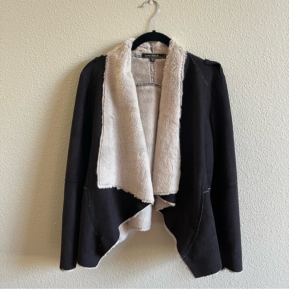 Love Stitch Black and Cream Faux Suede and Sherpa Jacket md - Picture 3 of 10